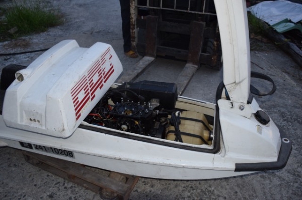 ขายเจ็ทสกีแบบยืน kawasaki รุ่น 550 cc เก่านอก พร้อมใช้งาน ราคา 19,500 บาท