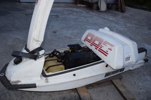 ขายเจ็ทสกีแบบยืน kawasaki รุ่น 550 cc เก่านอก พร้อมใช้งาน ราคา 19,500 บาท