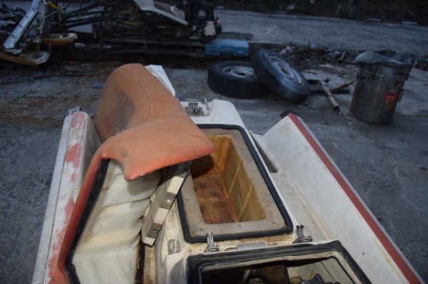 ขายเจ็ทสกีแบบนั่ง yamaha รุ่น 550 cc ขายตามสภาพ เครื่องติดยังไม่สมบูรณ์ ไม่มีเวลาดู ราคา 18,500 บาท