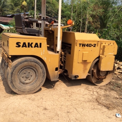 ขายรถบด4.5ตัน สภพสวยพร้อมใช้ ราคาต่อรองได้ ติดต่อได้ คุณ อ๊อฟ พิจิตร 086-737-9991