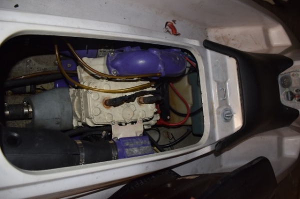 ขายเจ็ทสกีแบบนั่ง seadoo รุ่น 580 cc เก่านอกพร้อมใช้งาน ราคา 40,000 บาท