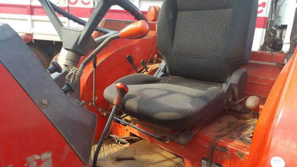 ขายรถไถ KUBOTA M9000 เอกสารเล่มทะเบียนครบ อุปกรณ์มีแค่ผานดันหน้า ราคาต่อรองได้ครับ ขายรถไถ KUBOTA M9000 เอกสารเล่มทะเบียนครบ อุปกรณ์มีแค่ผานดันหน้า ราคาต่อรองได้ครับ