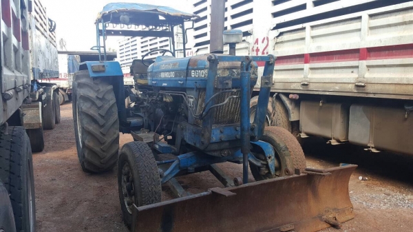 ขายรถไถ FORD 5500 เอกสารเล่มทะเบียนครบ เครื่อง T2 ยางดี คานหน้าเปลี่ยนแล้วติดคีบได้เลย อุปกรณ์มีแค่ผานดันหน้า ราคาต่อรองได้ครับ ขายรถไถ FORD 5500 เอกสารเล่มทะเบียนครบ เครื่อง T2 ยางดี คานหน้าเปลี่ยนแล้วติดคีบได้เลย อุปกรณ์มีแค่ผานดันหน้า ราคาต่อรองได้ครับ