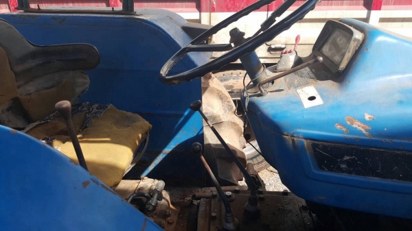 ขายรถไถ FORD 5500 เอกสารเล่มทะเบียนครบ เครื่อง T2 ยางดี คานหน้าเปลี่ยนแล้วติดคีบได้เลย อุปกรณ์มีแค่ผานดันหน้า ราคาต่อรองได้ครับ ขายรถไถ FORD 5500 เอกสารเล่มทะเบียนครบ เครื่อง T2 ยางดี คานหน้าเปลี่ยนแล้วติดคีบได้เลย อุปกรณ์มีแค่ผานดันหน้า ราคาต่อรองได้ครับ