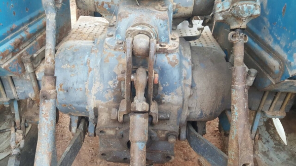 ขายรถไถ FORD 5500 เอกสารเล่มทะเบียนครบ เครื่อง T2 ยางดี คานหน้าเปลี่ยนแล้วติดคีบได้เลย อุปกรณ์มีแค่ผานดันหน้า ราคาต่อรองได้ครับ ขายรถไถ FORD 5500 เอกสารเล่มทะเบียนครบ เครื่อง T2 ยางดี คานหน้าเปลี่ยนแล้วติดคีบได้เลย อุปกรณ์มีแค่ผานดันหน้า ราคาต่อรองได้ครับ