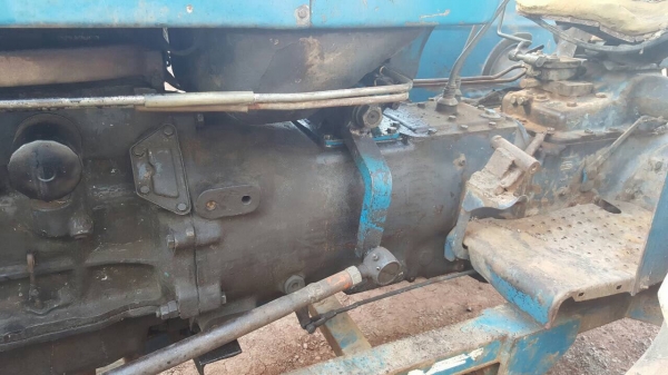 ขายรถไถ FORD 5500 เอกสารเล่มทะเบียนครบ เครื่อง T2 ยางดี คานหน้าเปลี่ยนแล้วติดคีบได้เลย อุปกรณ์มีแค่ผานดันหน้า ราคาต่อรองได้ครับ ขายรถไถ FORD 5500 เอกสารเล่มทะเบียนครบ เครื่อง T2 ยางดี คานหน้าเปลี่ยนแล้วติดคีบได้เลย อุปกรณ์มีแค่ผานดันหน้า ราคาต่อรองได้ครับ