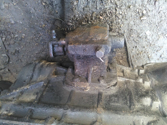 ขายเกียร็อกกี้175สองเพลาดั้ม6เกียเดินหน้าเกียดีไม่มีหลุดใช้ได้ปกติพร้อมเกียฝาก  ติต่อ คุณ อ๊อฟ พิจิตร 086-737-9991