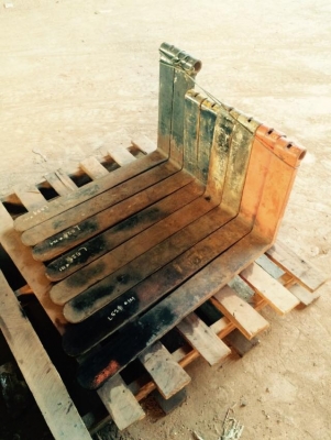 ขาย งา-รถโฟล์คลิฟท์ มี 4 คู่ สภาพดีพร้อมใช้งาน