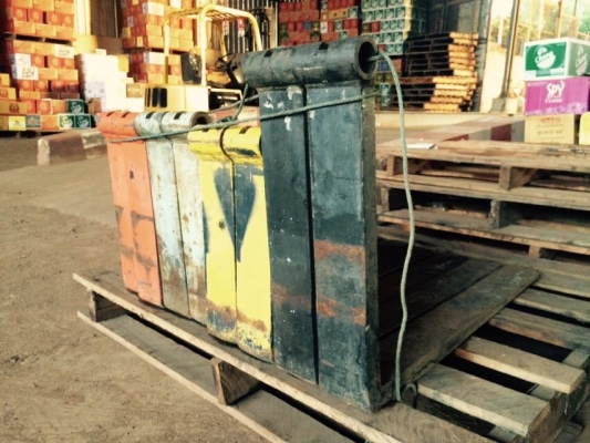 ขาย งา-รถโฟล์คลิฟท์ มี 4 คู่ สภาพดีพร้อมใช้งาน