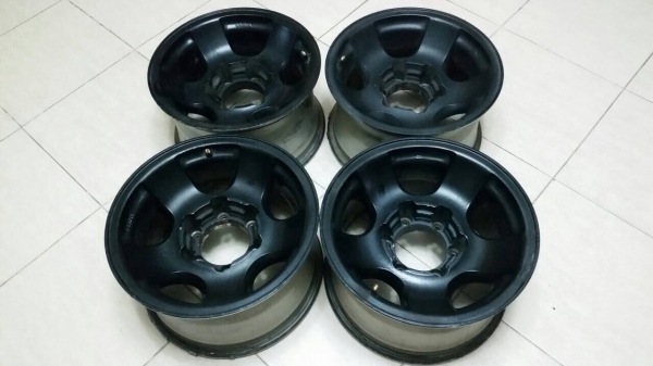 ล้อลาย vx80 ขอบ 15 สวยๆ ไม่มีซ่อมครับ