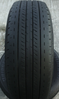 ขายยาง Bridgestone Duravis 215/70/15 ปี 14