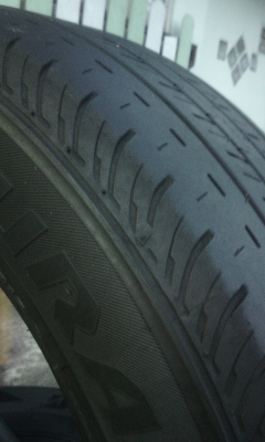 ขายยาง Bridgestone Duravis 215/70/15 ปี 14