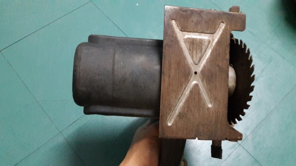 ขายเลื่อยวงเดือนตัดคอนกรีตและไม้ BOSCH ขนาด4 นิ้ว