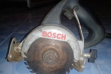 ขายเลื่อยวงเดือนตัดคอนกรีตและไม้ BOSCH ขนาด4 นิ้ว