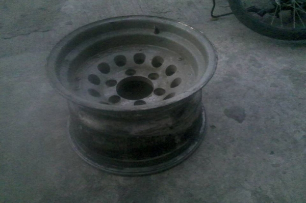 เศษหยดน้ำ 15*8 มีวงเดียว ขาย 1300 บาท 0850227371