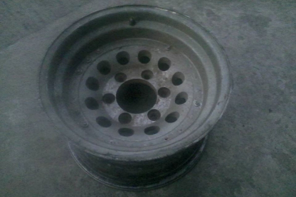 เศษหยดน้ำ 15*8 มีวงเดียว ขาย 1300 บาท 0850227371