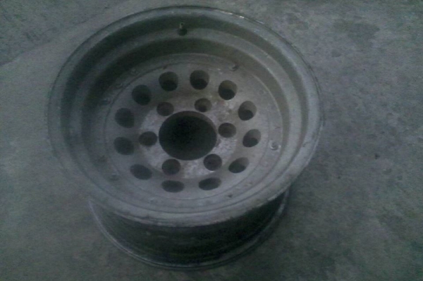 เศษหยดน้ำ 15*8 มีวงเดียว ขาย 1300 บาท 0850227371