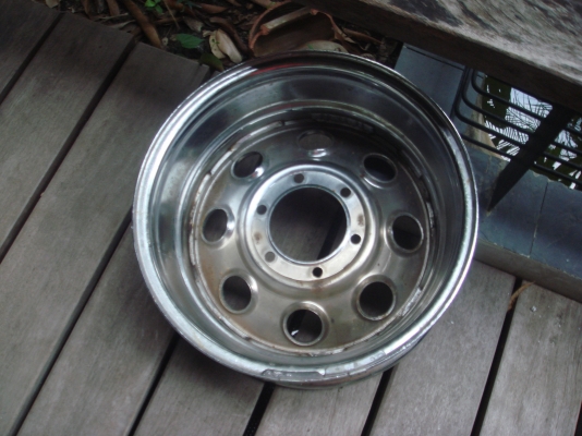 ขายกะทะล้อโครเมี่ยม usa ลายหยดน้ำ16กว้าง 7นิ้ว 6รู 139ออฟ 0 1วง ครับ