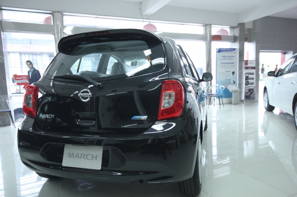 ขาย Nissan March 2015 นิสสัน มาร์ช มือหนึ่ง  ดาว 40000 ส่ง