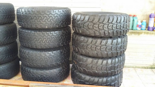 ขายล้อหล่อ te37x ขนาด 16x8 สีดำ พร้อมยาง bf 265/70/16 ครับ และ ยางมัด 245/75/16 ปี 12 สวยๆครับ ขายล้อหล่อ te37x ขนาด 16x8 สีดำ พร้อมยาง bf 265/70/16 ครับ และ ยางมัด 245/75/16 ปี 12 สวยๆครับ