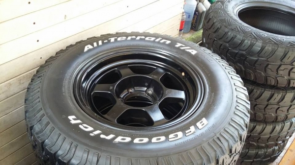 ขายล้อหล่อ te37x ขนาด 16x8 สีดำ พร้อมยาง bf 265/70/16 ครับ และ ยางมัด 245/75/16 ปี 12 สวยๆครับ ขายล้อหล่อ te37x ขนาด 16x8 สีดำ พร้อมยาง bf 265/70/16 ครับ และ ยางมัด 245/75/16 ปี 12 สวยๆครับ