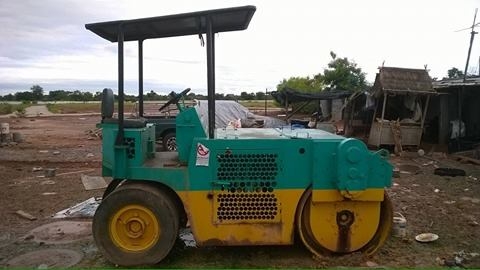 ขายรถบด หน้าล้อเหล็กหลังล้อยาง 5 ตัน