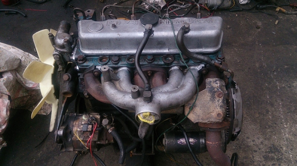 ขายเครื่องยนต์ดีเซลนิสสัน Sd23 11550 บาท