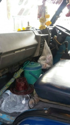 รถหกล้อ isuzu NPR 115 มีหลังคา รถรับส่งักเรียน เครื่องดี คันชีสวย ทะเบียน ม.79 เล่มเอกสารชุดโอนครบ