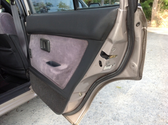 โตโยต้า โคโรลา โดเรม่อน เครื่อง 1.6 ออโต้ สวยสุดๆ