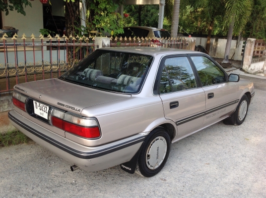 โตโยต้า โคโรลา โดเรม่อน เครื่อง 1.6 ออโต้ สวยสุดๆ