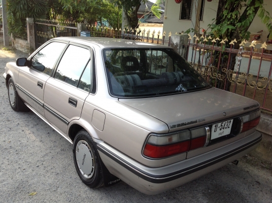 โตโยต้า โคโรลา โดเรม่อน เครื่อง 1.6 ออโต้ สวยสุดๆ