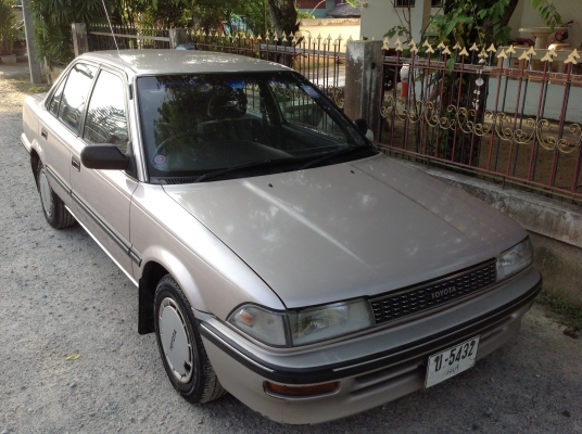 โตโยต้า โคโรลา โดเรม่อน เครื่อง 1.6 ออโต้ สวยสุดๆ