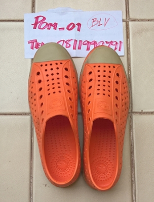 รองเท้ายาง สีสดใส ยี่ห้อ YASILU สภาพ 90\% รองเท้ายาง สีสดใส ยี่ห้อ YASILU สภาพ 90\%