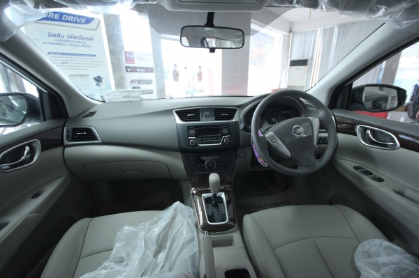 ขาย Nissan Sylphy 1.6 E CVT ส่วนลดเงินสด 100,000 บาท