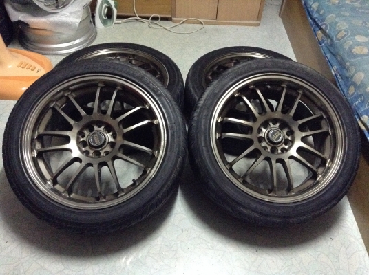 แม็ก RE30 ขอบ 17 นิ้ว 5 รู 114/100 แถมยางติดไป