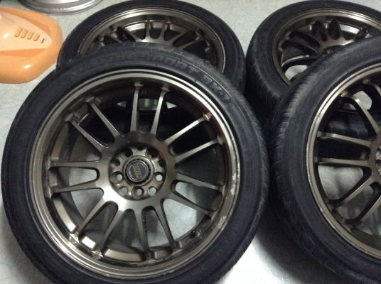 แม็ก RE30 ขอบ 17 นิ้ว 5 รู 114/100 แถมยางติดไป