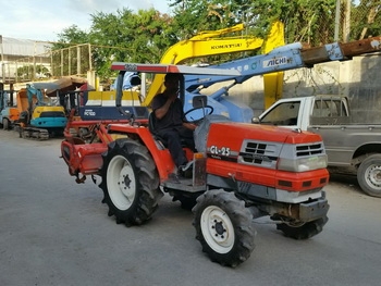ขาย รถไถนานั่งขับ KUBOTA 25 แรง สภาพสวย 2 เพลา ขับ 4 WD