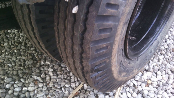 ขายด่วนรถ6ล้อดั้มกระปองเครือง88แรงปี42กระยาว2.95เมตร ขายด่วนรถ6ล้อดั้มกระปองเครือง88แรงปี42กระยาว2.95เมตร