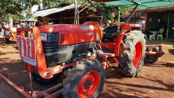 รถแทรกเตอร์มือสอง L4508DT รถในตำนานสวยๆเดิมๆทุกจุด ทนคุ้มค่าสุดๆ ใบมีดดันดิน ผานพรวน265,000บ. รถสวยสภาพดี ราคาถูก  ต้นทุนต่ำ ที่เพชรรุ่งเรือง แทร็กเตร์ มีให้เลือกกันหลายรุ่นครับ