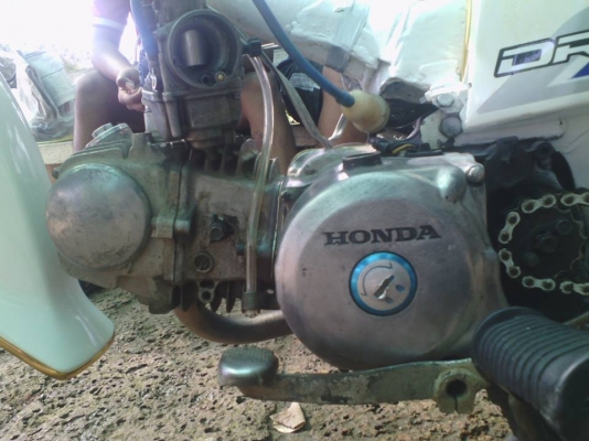 ขายดรีมคุรุ เครื่องเวฟ100 ลูกเชียชัก3 เครื่องเเน่นๆ ท่อสูตร ล้อใหม่ สีทำใหม่ (มีสำเนาหน้าเล่ม+ใบซื้อขายจากทางร้าน) ค่าตัว 8900 บาท สนใจทักเเชทหรือโทร.089-8054390 โอ๋ อยู่จังหวัด ลพบุรี ขายดรีมคุรุ เครื่องเวฟ100 ลูกเชียชัก3 เครื่องเเน่นๆ ท่อสูตร ล้อใหม่ สีทำใหม่ (มีสำเนาหน้าเล่ม+ใบซื้อขายจากทางร้าน) ค่าตัว 8900 บาท สนใจทักเเชทหรือโทร.089-8054390 โอ๋ อยู่จังหวัด ลพบุรี