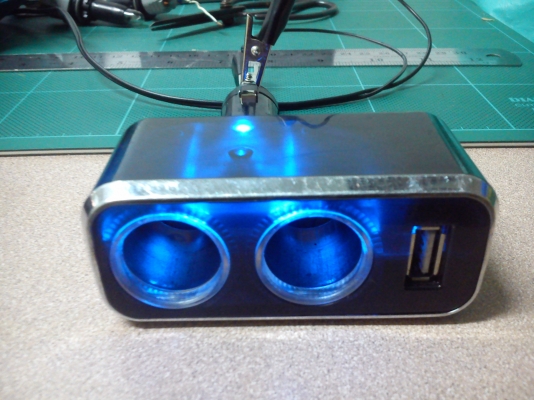 ช่องต่อพ่วงไฟที่จุดบุหรี่ แบบ2ช่อง มีที่เสียบUSB ช่องต่อพ่วงไฟที่จุดบุหรี่ แบบ2ช่อง มีที่เสียบUSB