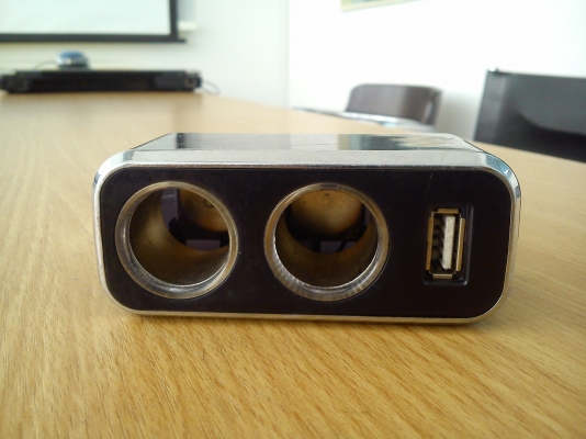 ช่องต่อพ่วงไฟที่จุดบุหรี่ แบบ2ช่อง มีที่เสียบUSB ช่องต่อพ่วงไฟที่จุดบุหรี่ แบบ2ช่อง มีที่เสียบUSB