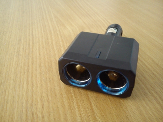 ช่องต่อพ่วงไฟที่จุดบุหรี่ แบบ2ช่อง มีไฟแสงสีฟ้า