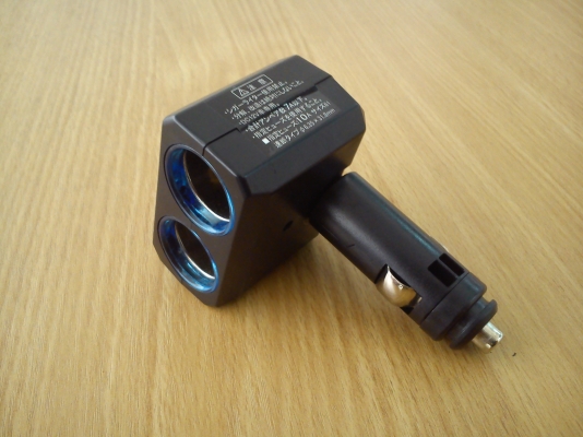 ช่องต่อพ่วงไฟที่จุดบุหรี่ แบบ2ช่อง มีไฟแสงสีฟ้า ช่องต่อพ่วงไฟที่จุดบุหรี่ แบบ2ช่อง มีไฟแสงสีฟ้า