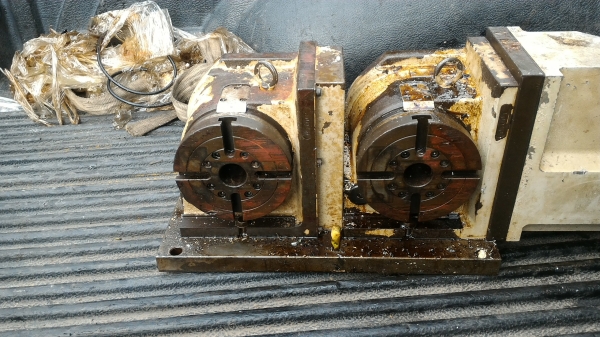 หัวแบ่งโรตารี่แบบใช้มอเตอร์ขับเคลื่อน ยี่ห้อ YUASA จากญี่ปุ่น ขนาดหน้าจาน 13 ซม. เป็นแบบหมุนทั้งคู่พร้อมกัน