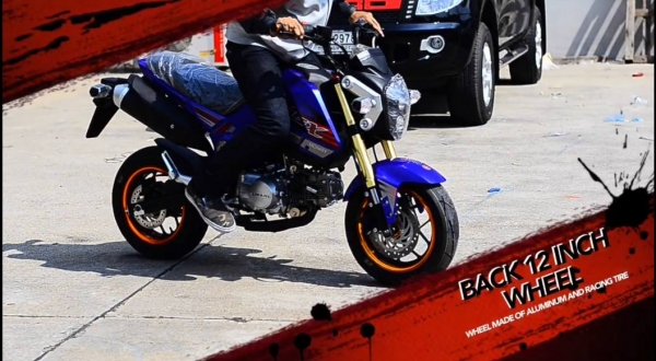 มังกี้ รุ่นใหม่ 2 คันเท่านั้น ใช้ฐานแบบจาก มังกี้ เป็นรุ่นล่าสุด เป็น ใบคุมขนส่ง เครื่อง 110 cc ราคา 35000 ลดเหลือ