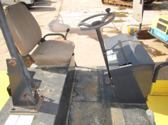 ขายรถบด 3 ล้อเหล็ก KOMATSU สภาพสวยพร้อมใช้ นำเข้าจากประเทศญี่ปุ่น สนใจติดต่อ อำพล 090-9694506, 080-3031241