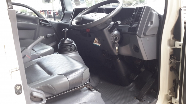 6 ล้อกลาง  *Euro.3*  ISUZU  NMR  130 แรงม้า *คอมมอนเรว*  รถสวยเดิม+สวยจริง+พร้อมใช้งาน * รถห้างแท้ * มีเล่มพร้อมโอน *