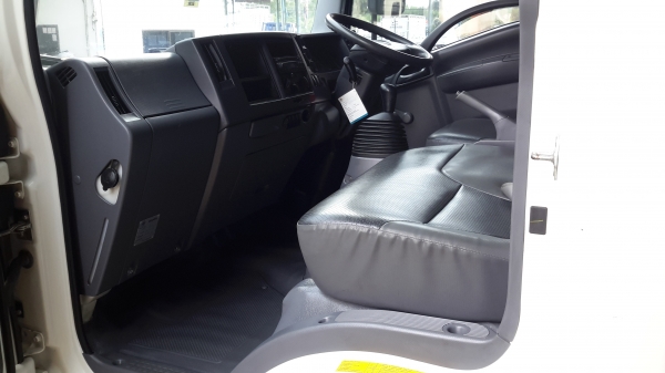 6 ล้อกลาง  *Euro.3*  ISUZU  NMR  130 แรงม้า *คอมมอนเรว*  รถสวยเดิม+สวยจริง+พร้อมใช้งาน * รถห้างแท้ * มีเล่มพร้อมโอน *