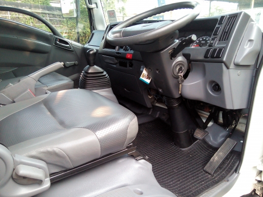 6 ล้อกลาง  *Euro.3*  ISUZU  NMR  130 แรงม้า *คอมมอนเรว*  รถสวยเดิม+สวยจริง+พร้อมใช้งาน * รถห้างแท้ * มีเล่มพร้อมโอน *
